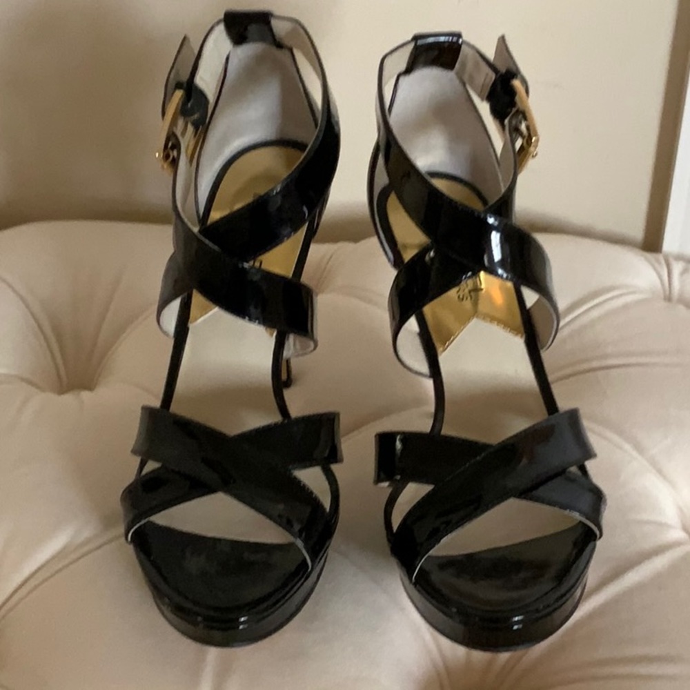 Michael Kors Women Black Patent Leather Sandals Size 6